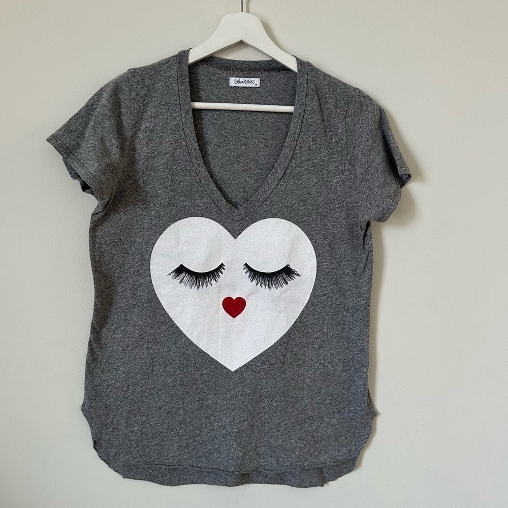 Lauren Moshi Heart Eyelash Graphic Tee Gray V Neck Raw Hem Size M